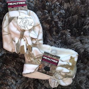 RealTree Ladies Hat and Glove Set